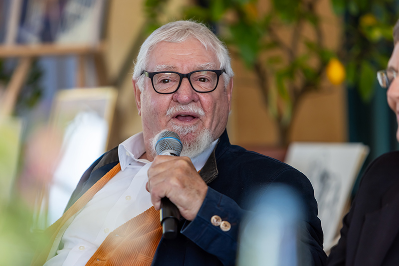 Ewald Schrade: Der Galerist und Gründer der art Karlsruhe war ein guter Freund von Sepp Mahler und wichtiger Förderer des bildkünstlerischen Werks.