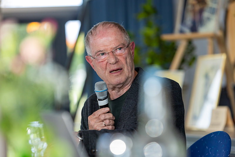 Prof. Dr. Werner Konold. Der renomierte Agrarwissenschaftler ist Mitglied im Nationalkomitee für die UNECSO-Geoparke und warb vehement für die Entwicklungsmöglichkeiten einer anerkannten Biosphärenregion.