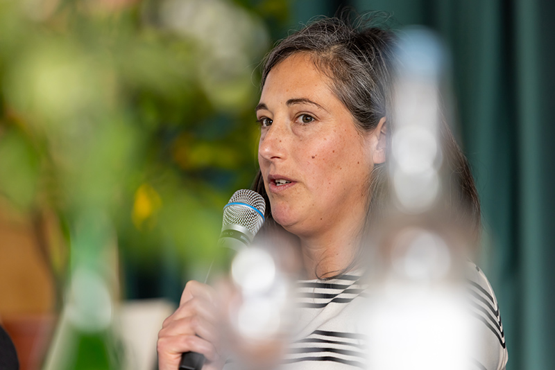 Katrin Polak vom Biosphärenprozess-Team warb für die ökonomischen und kulturellen Entwicklungsmöglichkeiten eines solchen Gebiets und informierte über den bisherigen Prozessverlauf.